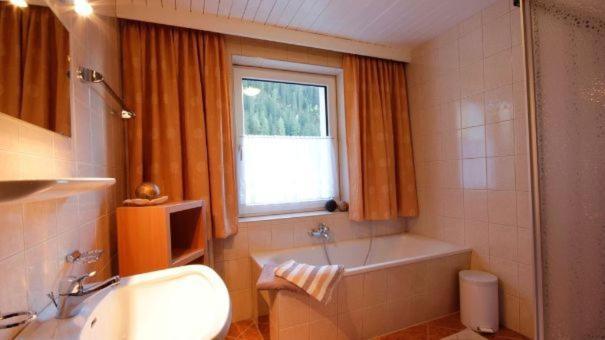 Haus Alpenglueck Daire Kaunertal Dış mekan fotoğraf